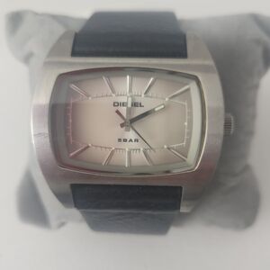 Diesel Mens DZ-2062 Analog Watch. Stainless Steel, Leather Cuff Band.